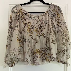 Aritzia Wilfred Floral Flowy Top. Size small. Brand new